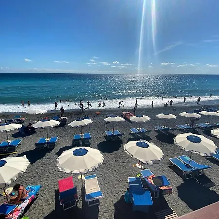 Mare E Monti Semesterbostad Genua